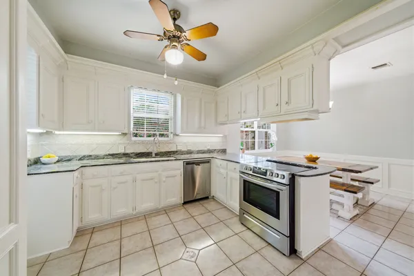 $660,000 | 15814 Fleetwood Oaks Drive, Houston, TX 77079