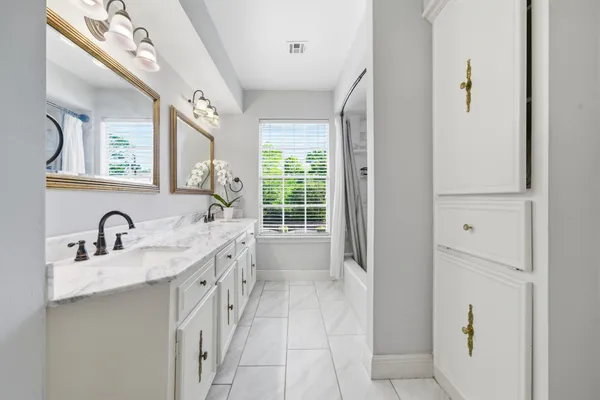 $660,000 | 15814 Fleetwood Oaks Drive, Houston, TX 77079