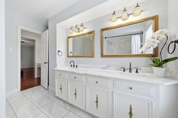 $660,000 | 15814 Fleetwood Oaks Drive, Houston, TX 77079