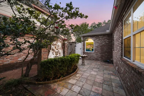 $660,000 | 15814 Fleetwood Oaks Drive, Houston, TX 77079