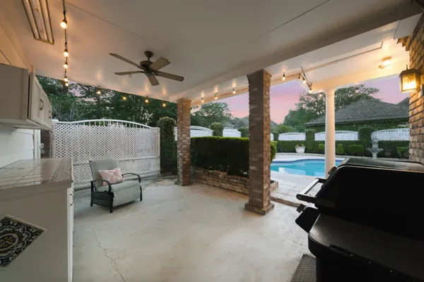 $660,000 | 15814 Fleetwood Oaks Drive, Houston, TX 77079
