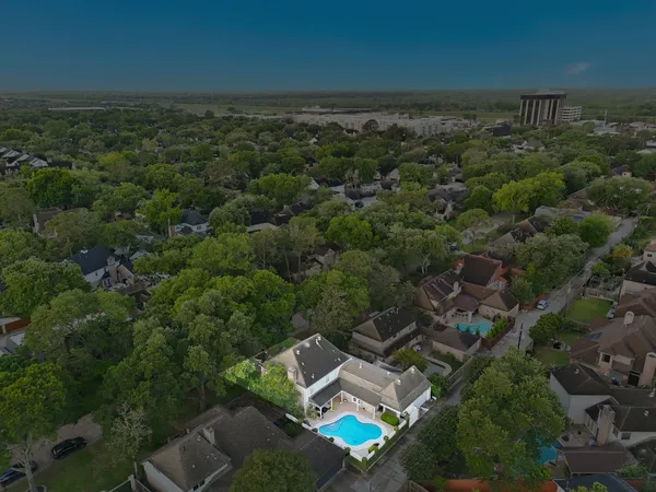 $660,000 | 15814 Fleetwood Oaks Drive, Houston, TX 77079