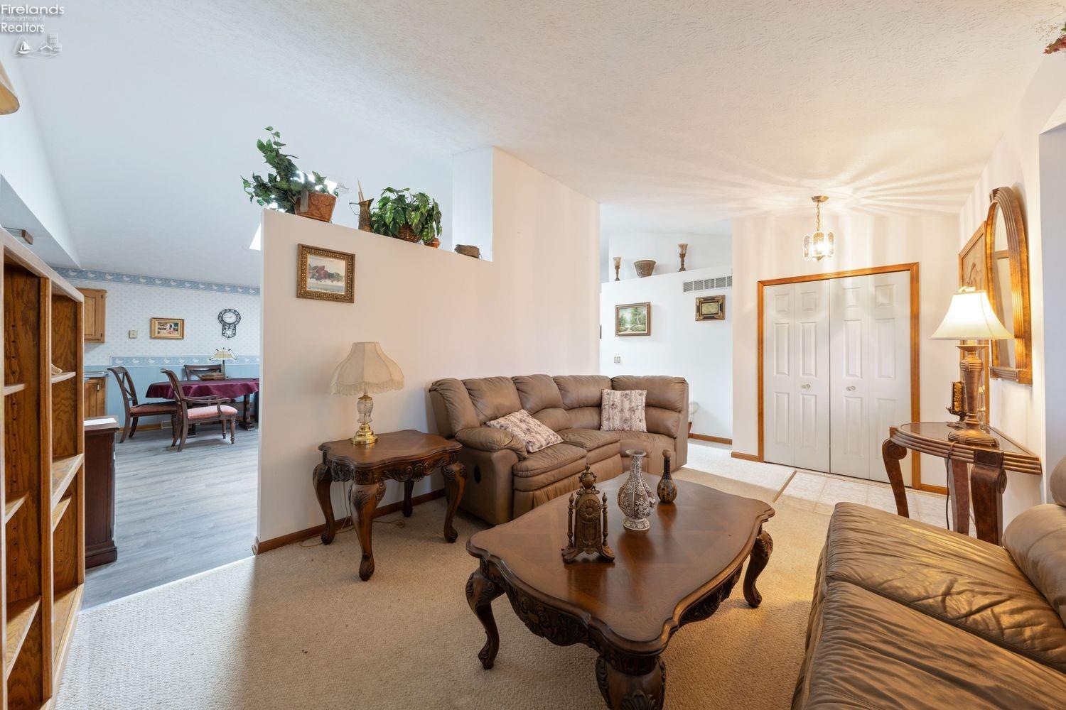 13904 Kneisel Road Vermilion, OH 44089 - Photo 5 of 41 Gallery Image 5