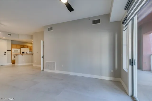 $1,550 | 63 East Agate Avenue, Unit 202, Las Vegas, NV 89123