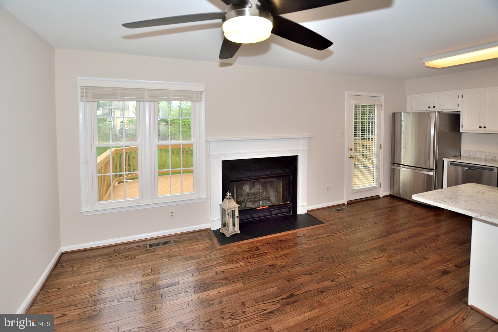 46878 Rabbitrun Terrace Sterling, VA 20164 - Photo 10 of 31 Large eat-in kitchen or sitting area w/ fireplace