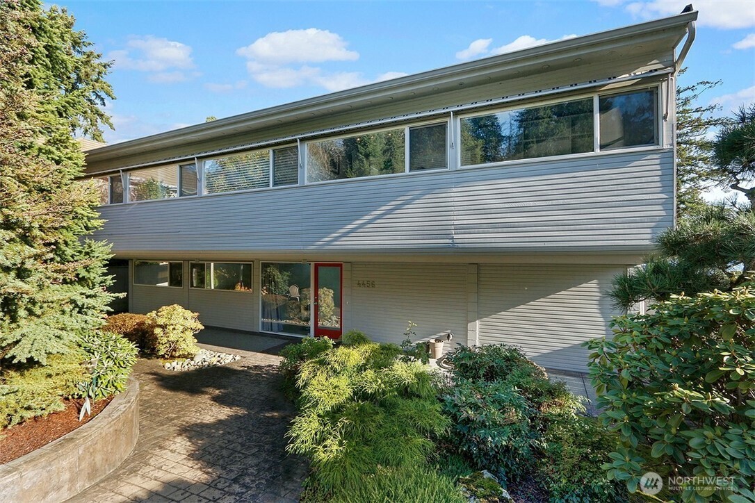 4456 Ferncroft Road Mercer Island, WA 98040 - Photo 4 of 14 Gallery Image 4