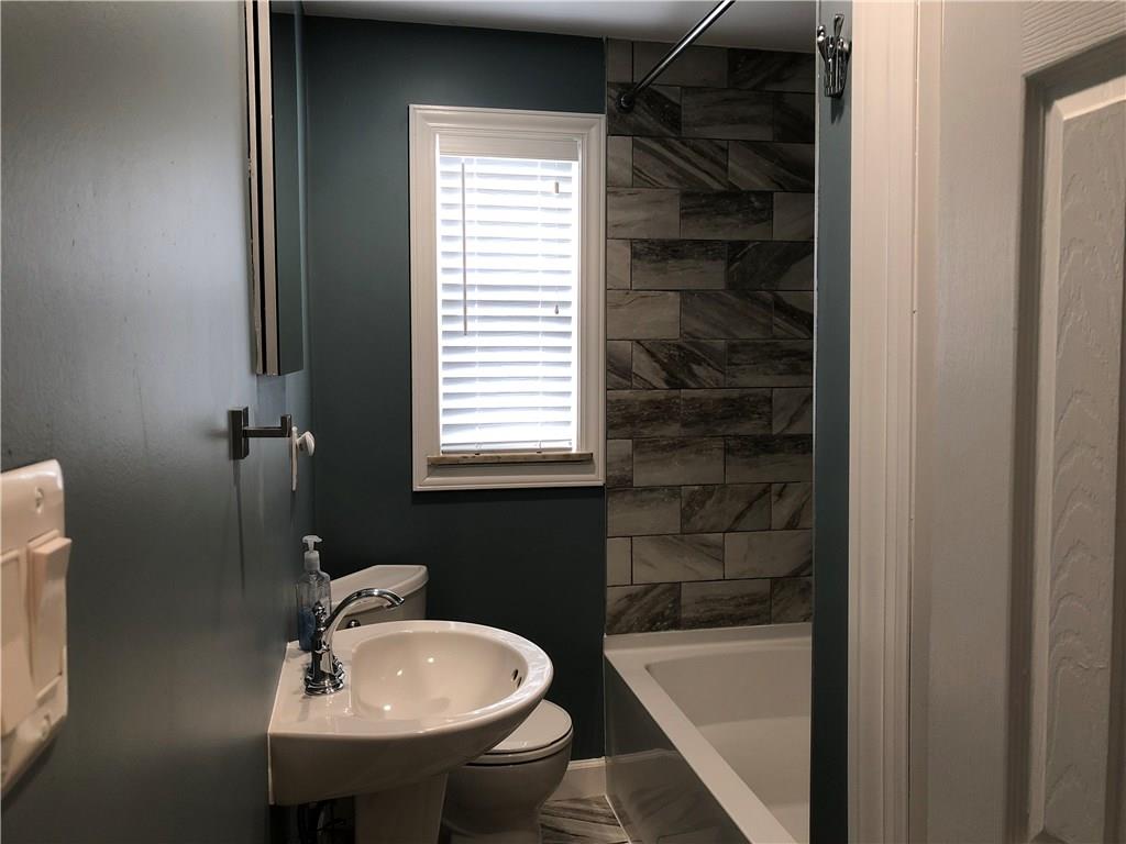 107 Ramage Road Pittsburgh, PA 15214 - Photo 6 of 15 Gallery Image 6