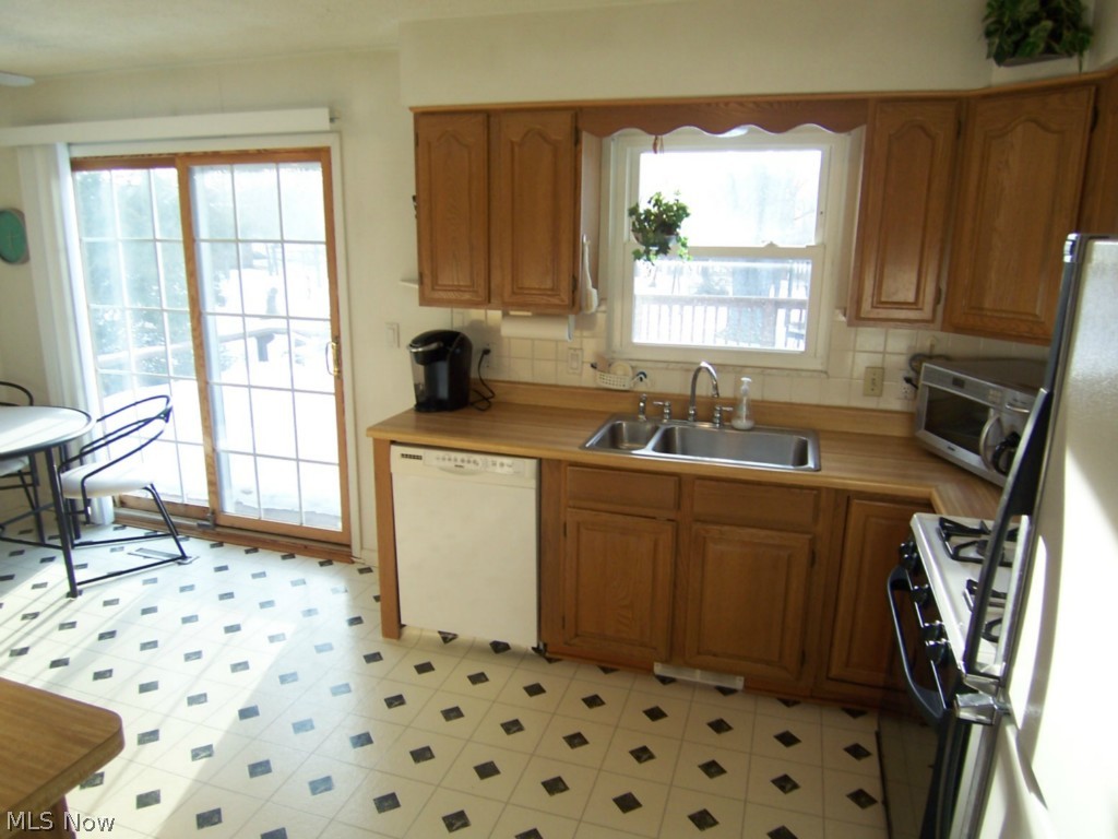 4064 Darrow Road Stow, OH 44224 - Photo 6 of 14