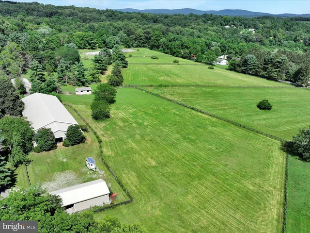 a view of an outdoor space and a yard