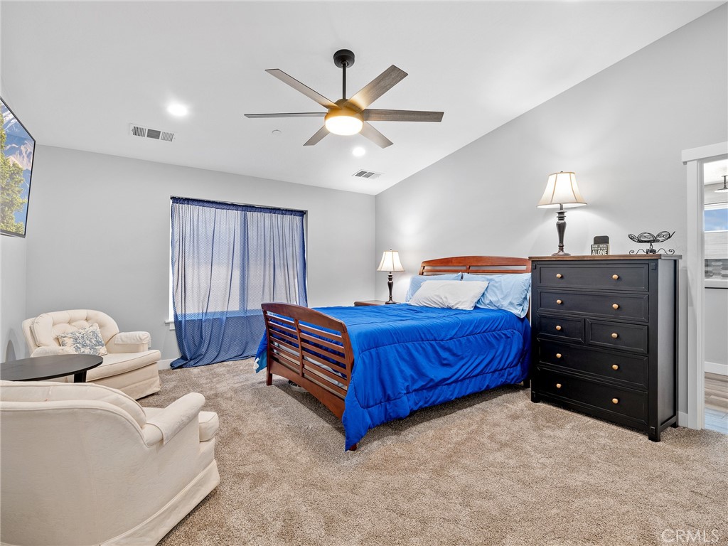 24162 Shoshone Road Apple Valley, CA 92307 - Photo 17 of 38 Primary suite