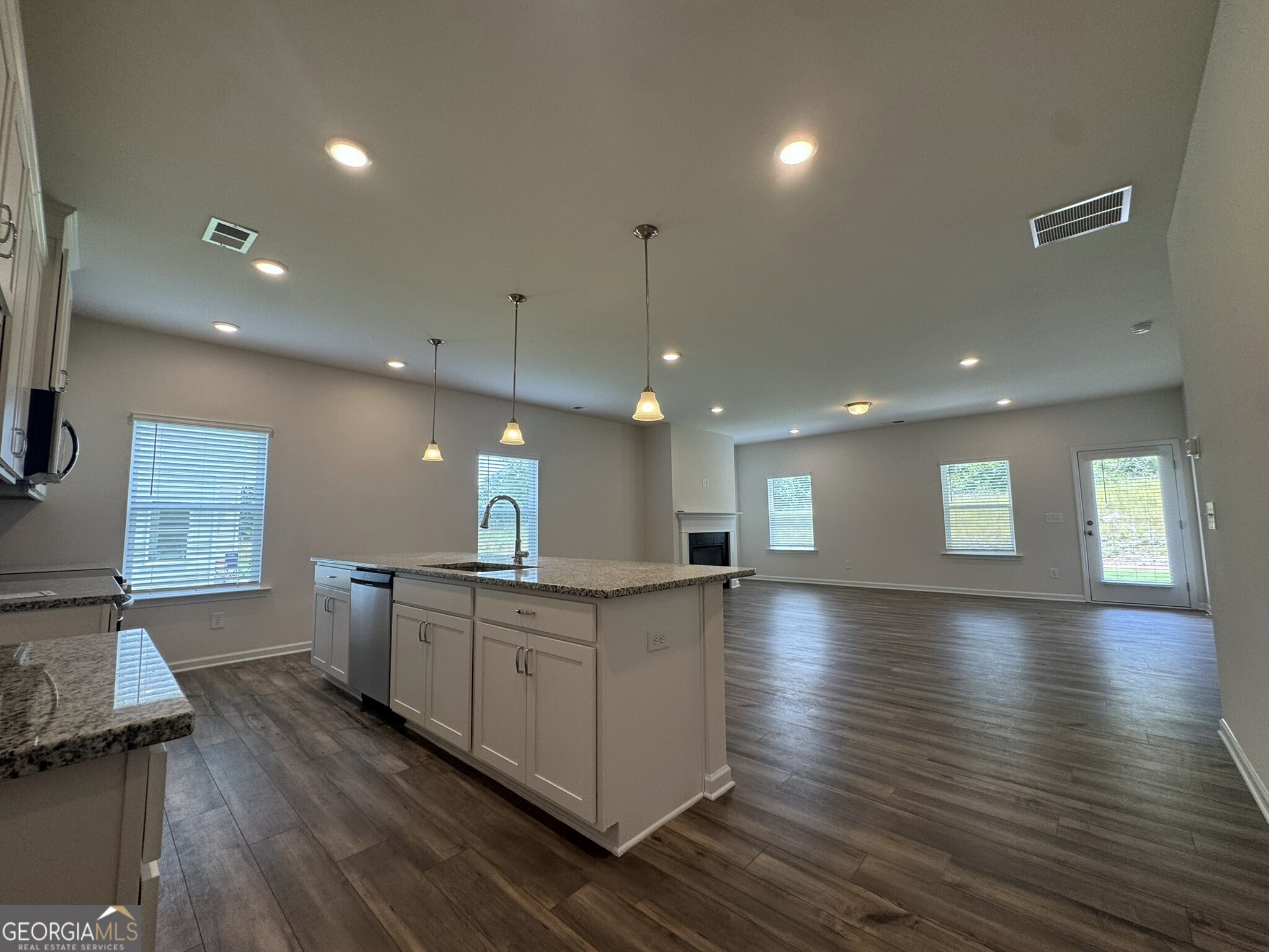 129 Sycamore Lane Calhoun, GA 30701 - Photo 9 of 28