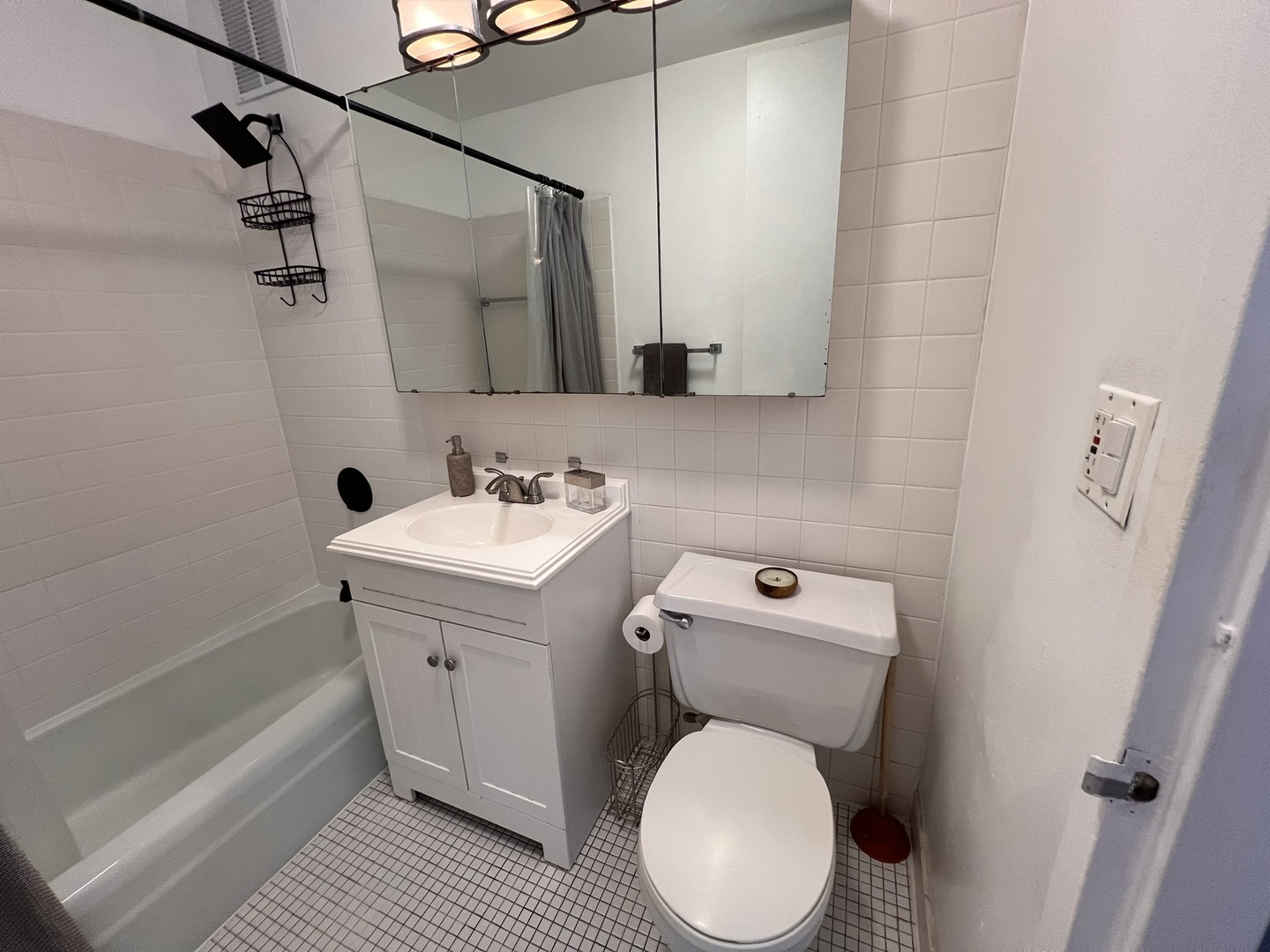 Undisclosed Address Chicago, IL 60613 - Photo 11 of 31 Gallery Image 11