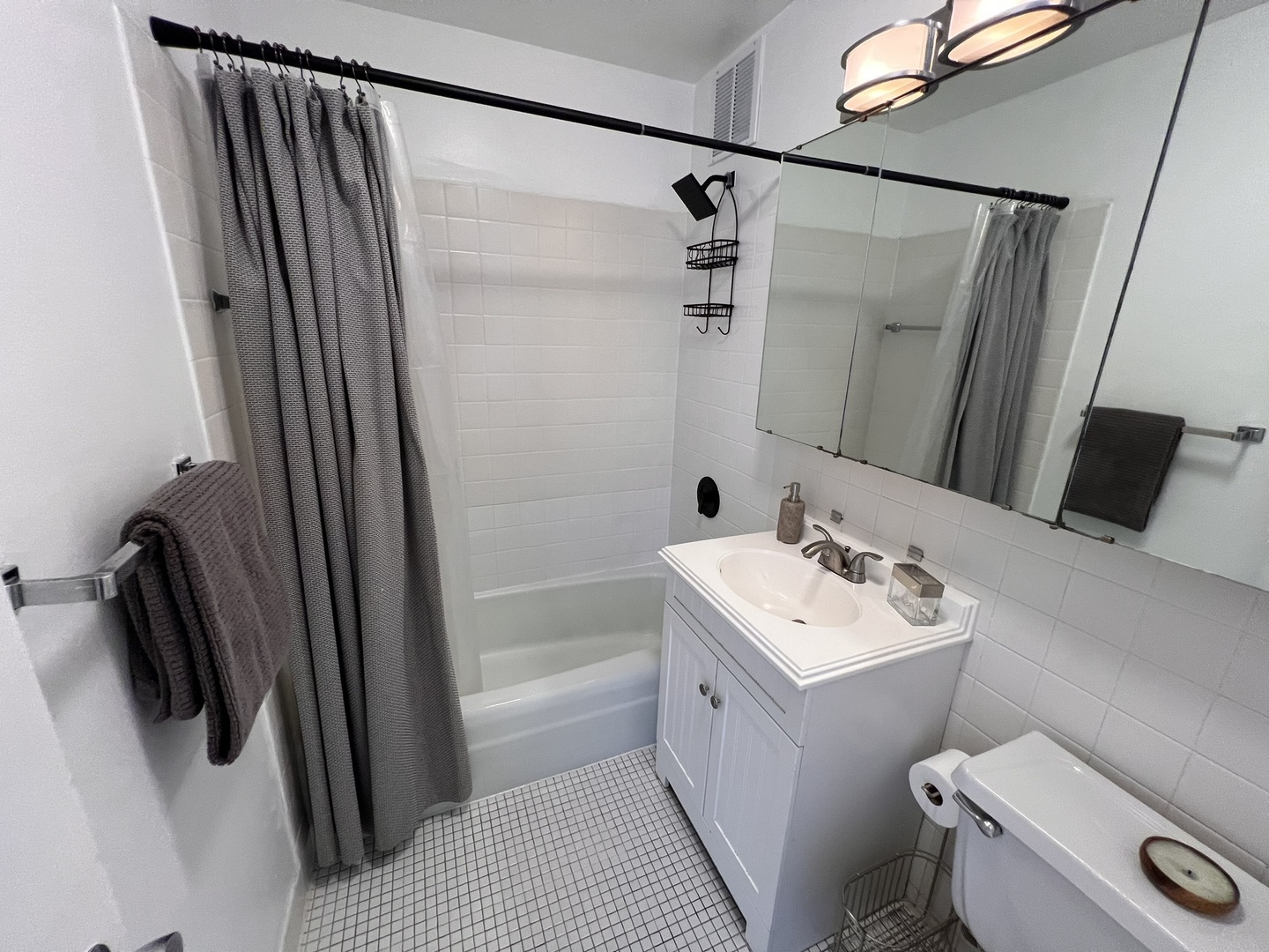Undisclosed Address Chicago, IL 60613 - Photo 13 of 31 Gallery Image 13