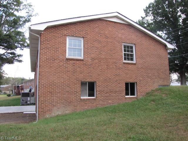 4596 Shady Grove Road Providence, NC 27315 - Photo 3 of 23 Side View