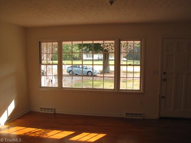 4596 Shady Grove Road Providence, NC 27315 - Photo 7 of 23 Living Room