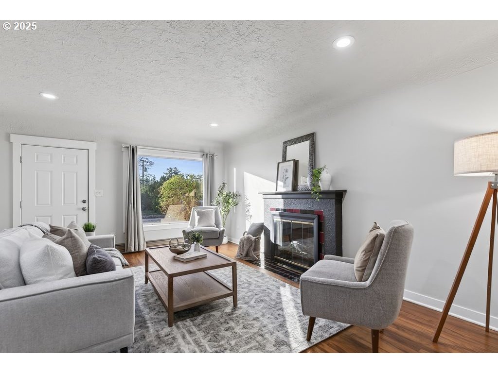 8618 St Helens Avenue Vancouver, WA 98664 - Photo 4 of 32