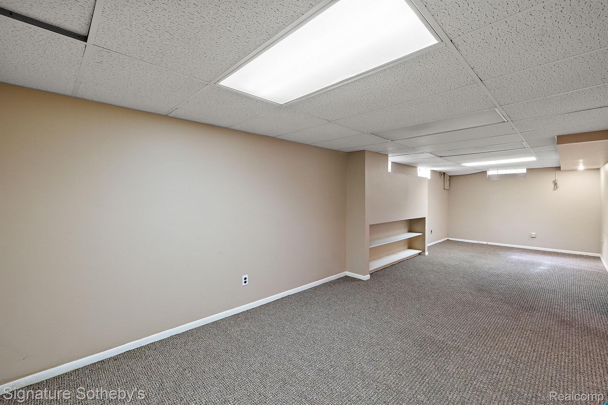 869 Hawthorne Road Grosse Pointe, MI 48236 - Photo 27 of 33