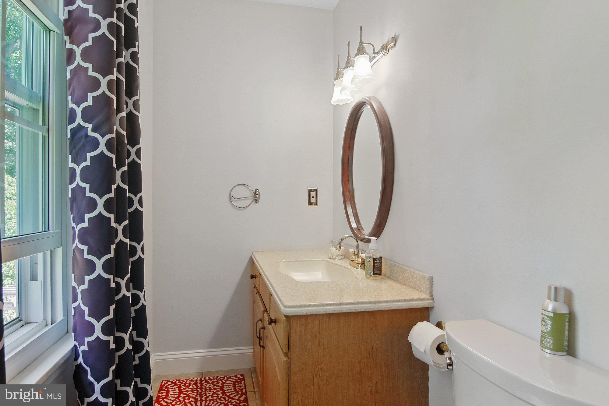 606 Hess Road Elizabethtown, PA 17022 - Photo 34 of 41 Bathroom