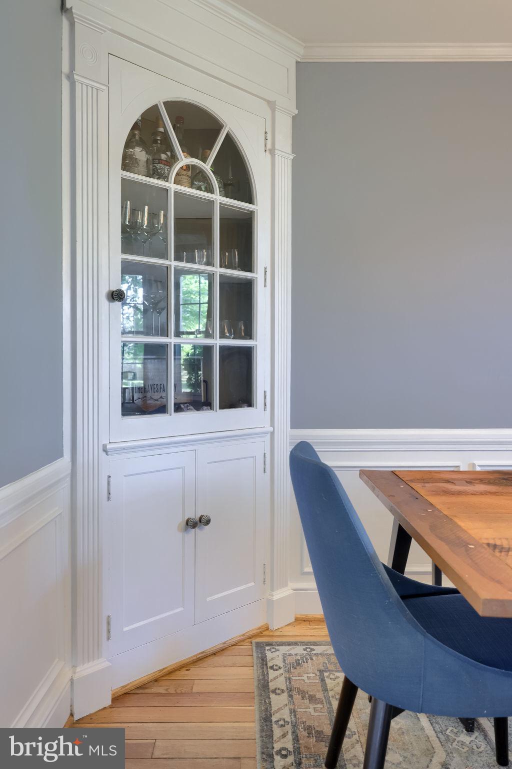 1709 Ridgeview Avenue Lancaster, PA 17603 - Photo 20 of 77 Elegant corner cabinet in soft hues.
