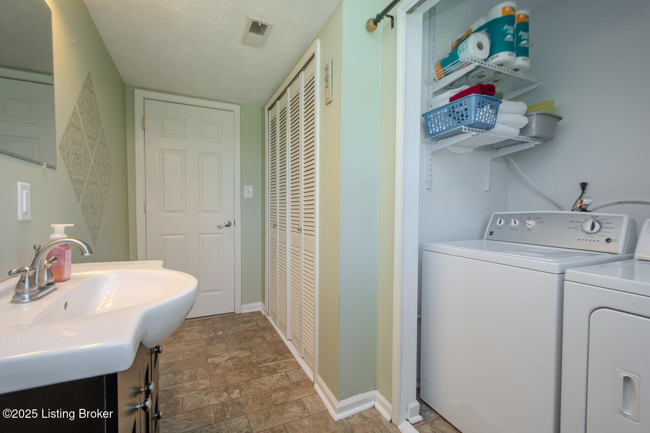 10603 St Rene Road Jeffersontown, KY 40299 - Photo 18 of 49 SaintRene-29