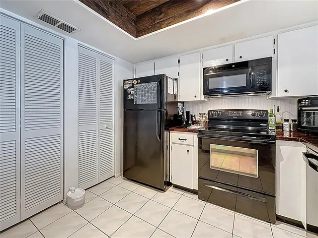 $169,900 | 2693 Sabal Springs Circle, Unit 206, Clearwater, FL 33761