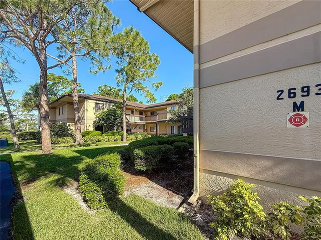 $169,900 | 2693 Sabal Springs Circle, Unit 206, Clearwater, FL 33761