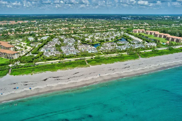 a white tub sitting in the middle of a yard