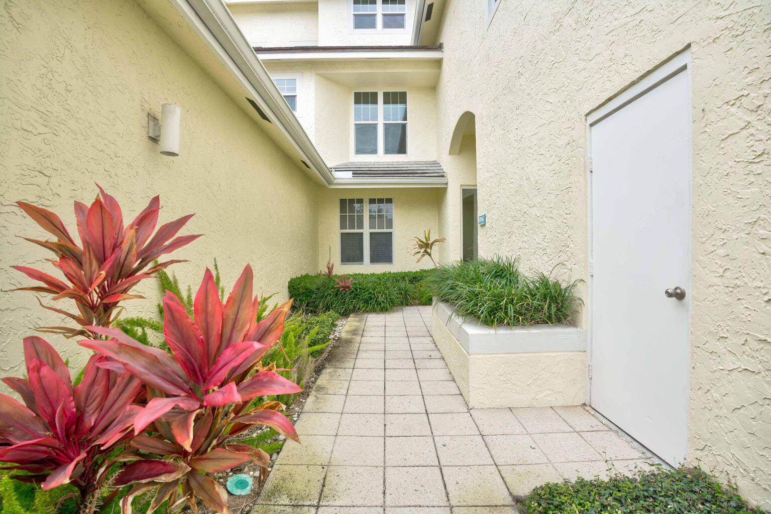1906 Mainsail Circle Jupiter, FL 33477 - Photo 6 of 63 Courtyard