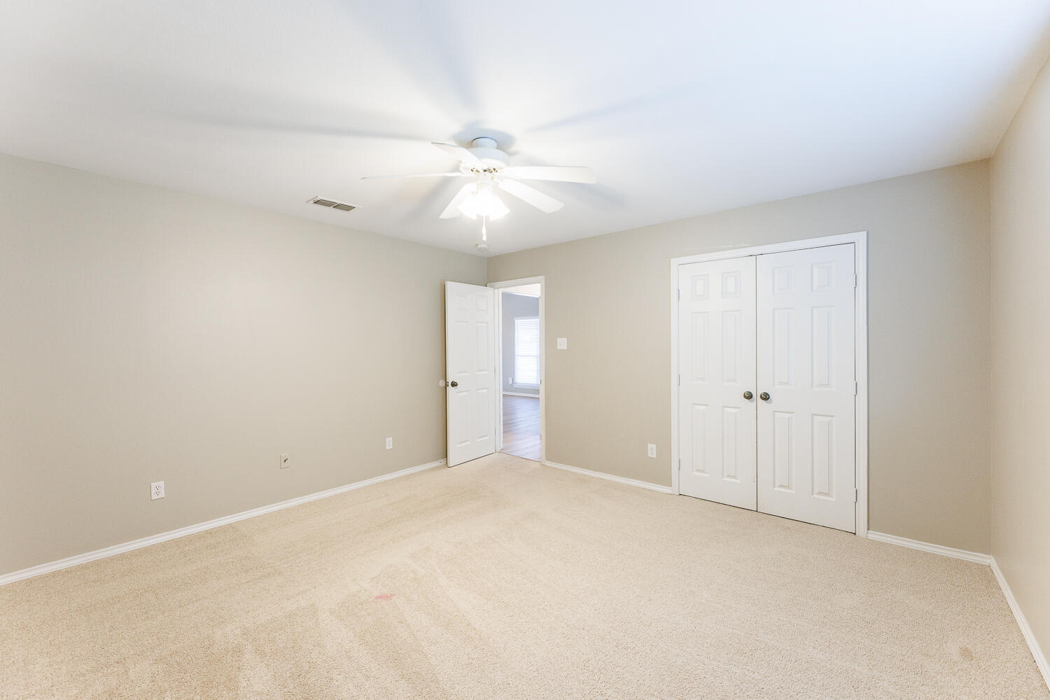 10602 Clinton Avenue Lubbock, TX 79424 - Photo 33 of 45 -