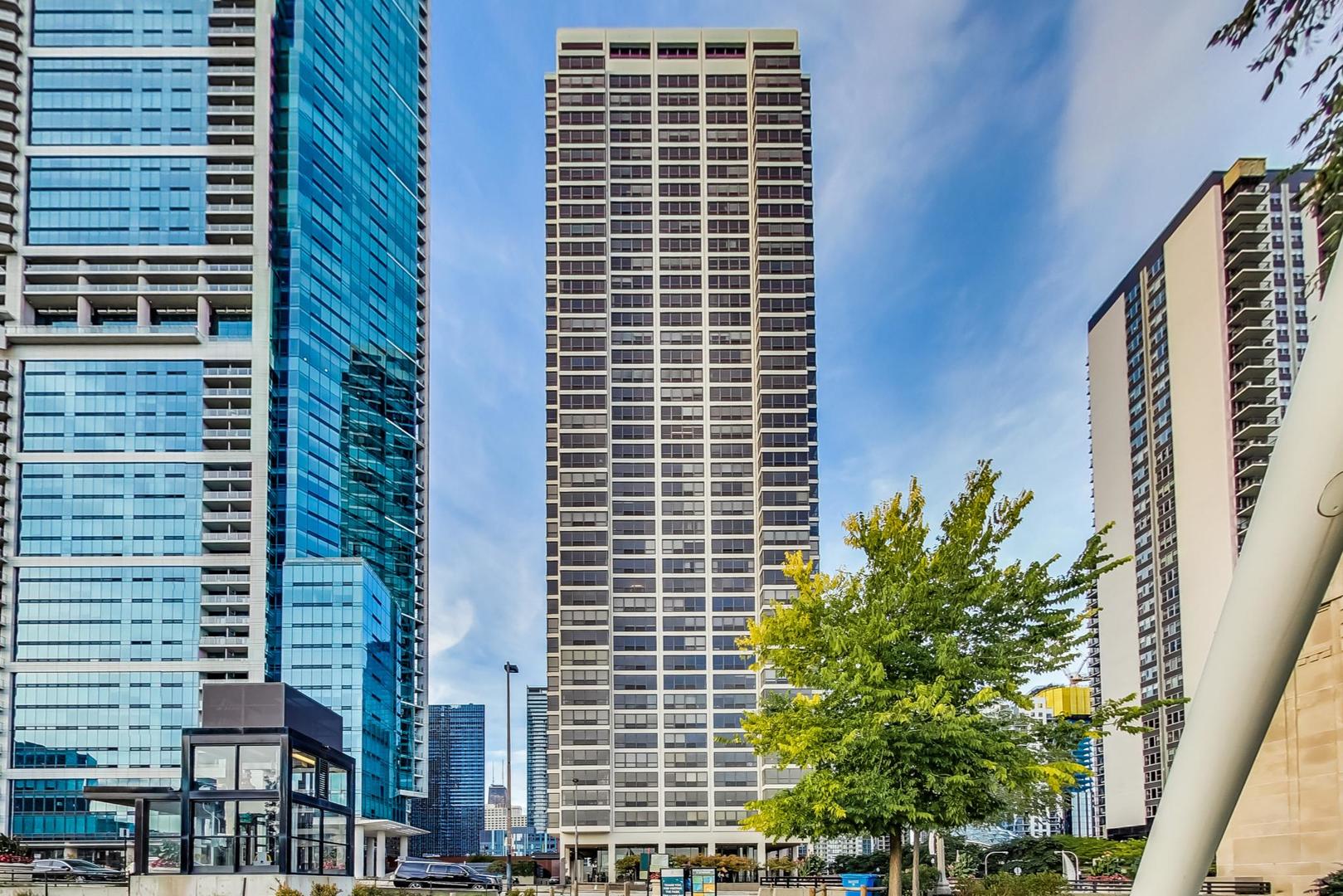 360 East Randolph Street, Unit 2506 Chicago, IL 60601 - Photo 1 of 25