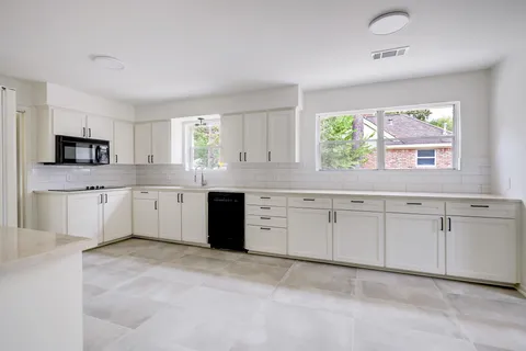 $575,000 | 1810 Nocturne Lane, Houston, TX 77043