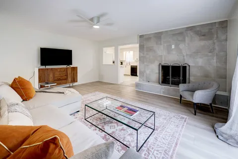 $575,000 | 1810 Nocturne Lane, Houston, TX 77043