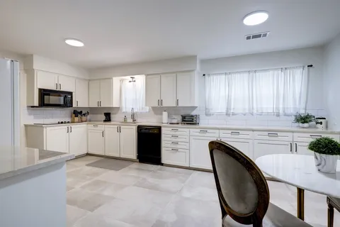 $575,000 | 1810 Nocturne Lane, Houston, TX 77043