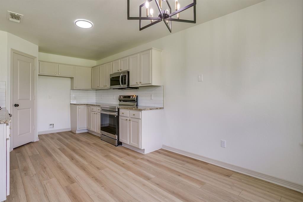 102 Meadow Ridge Avenue Venus, TX 76084 - Photo 11 of 40