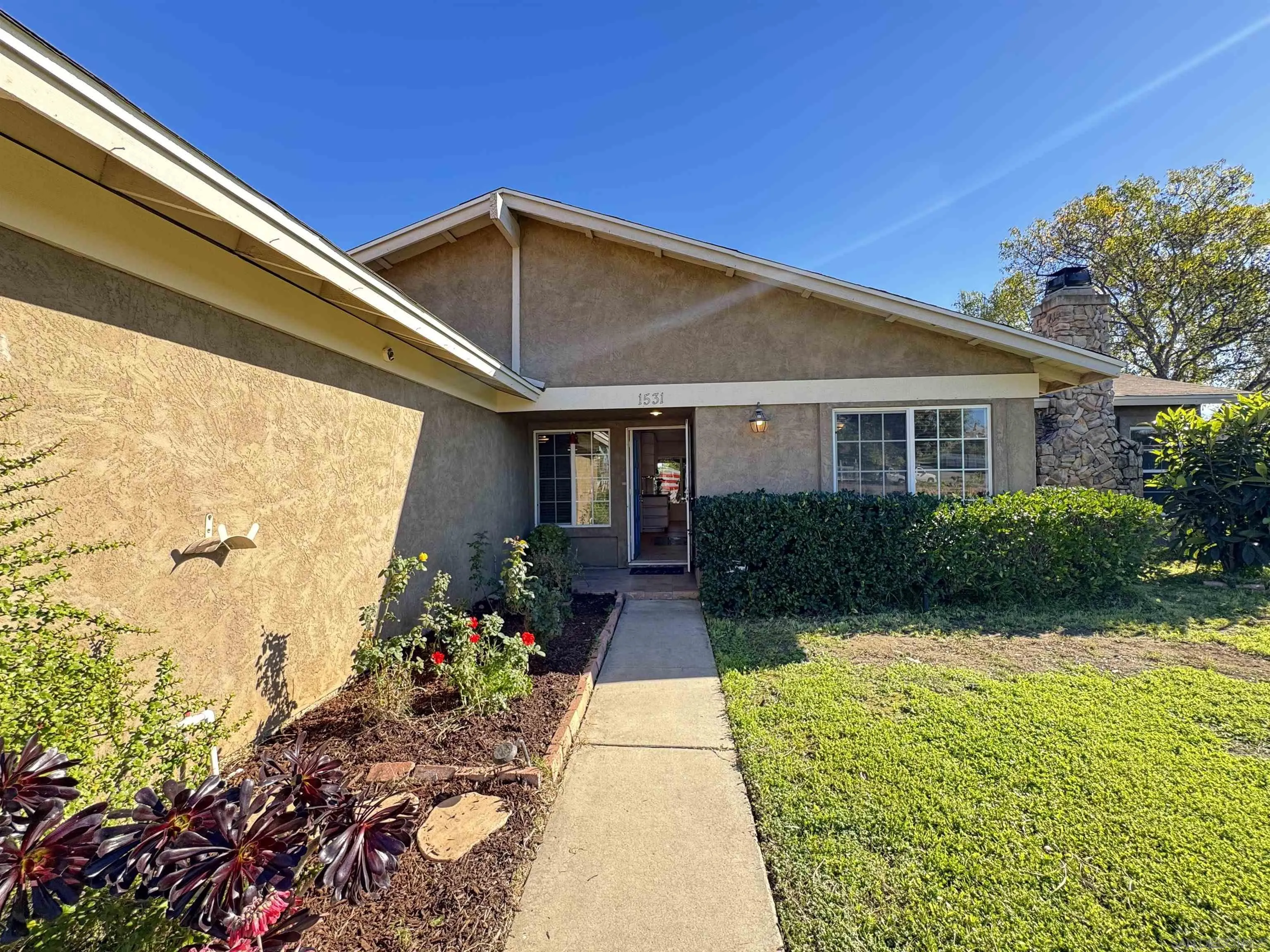 1531 View Pointe Avenue Escondido, CA 92027 - Photo 38 of 41 a view of house with yard