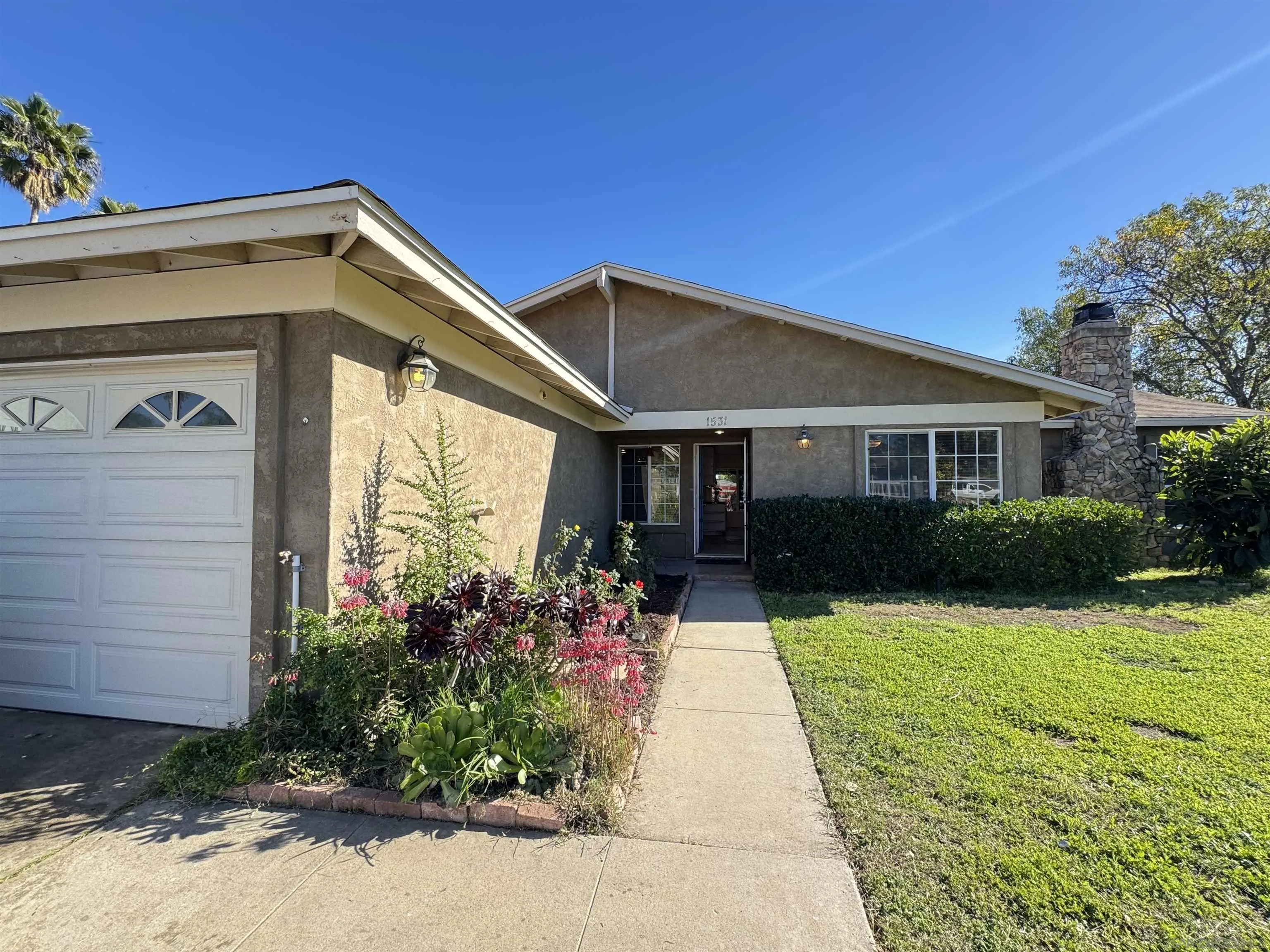 1531 View Pointe Avenue Escondido, CA 92027 - Photo 40 of 41 a front view of a house with a yard
