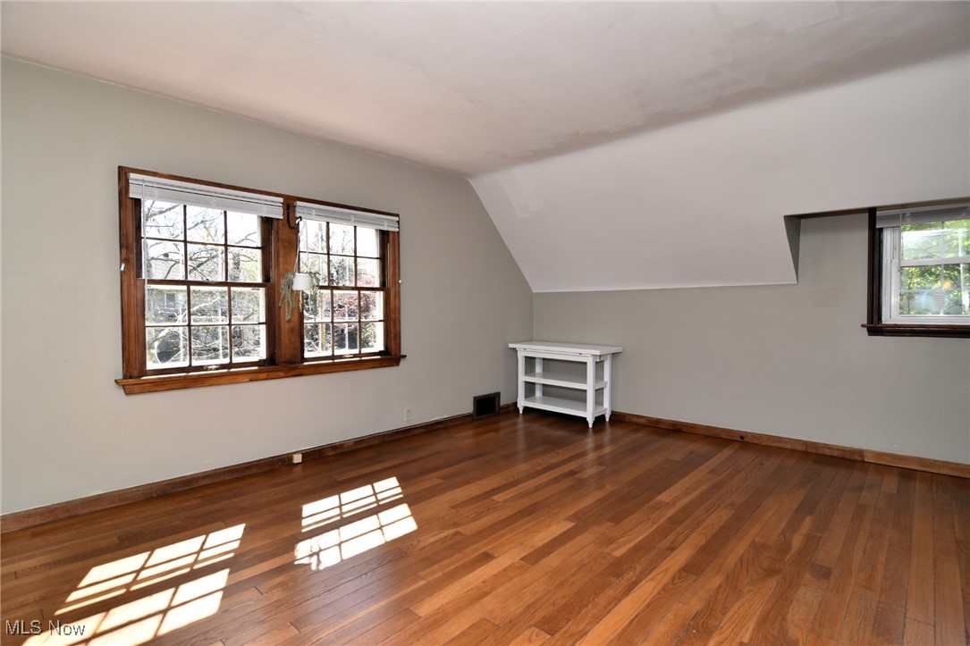 2636 Queenston Road Cleveland Heights, OH 44118 - Photo 21 of 45 Primary Bedroom