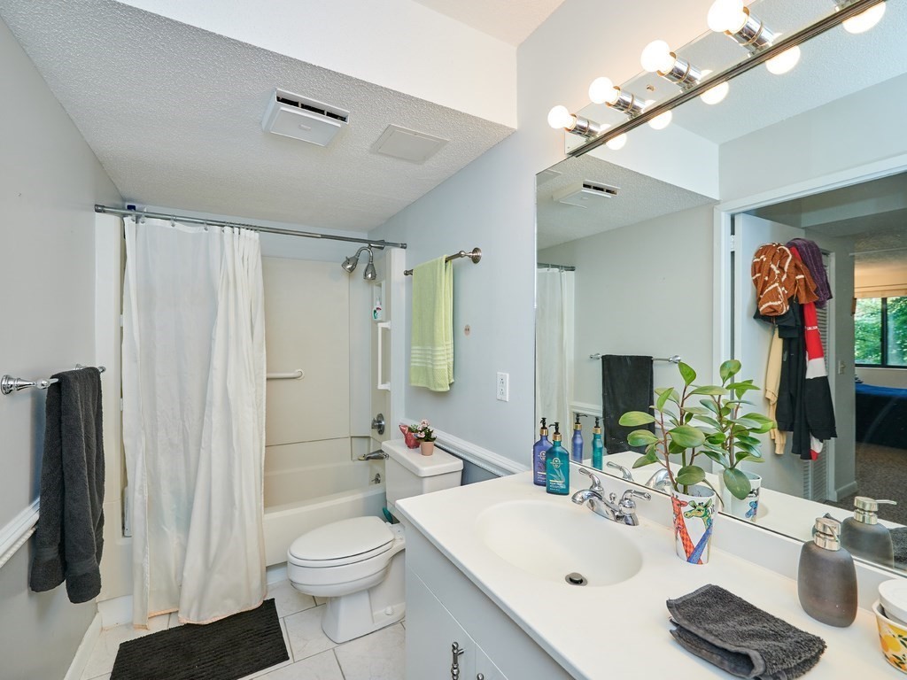 1731 Beacon Street, Unit 114 Brookline, MA 02445 - Photo 11 of 28