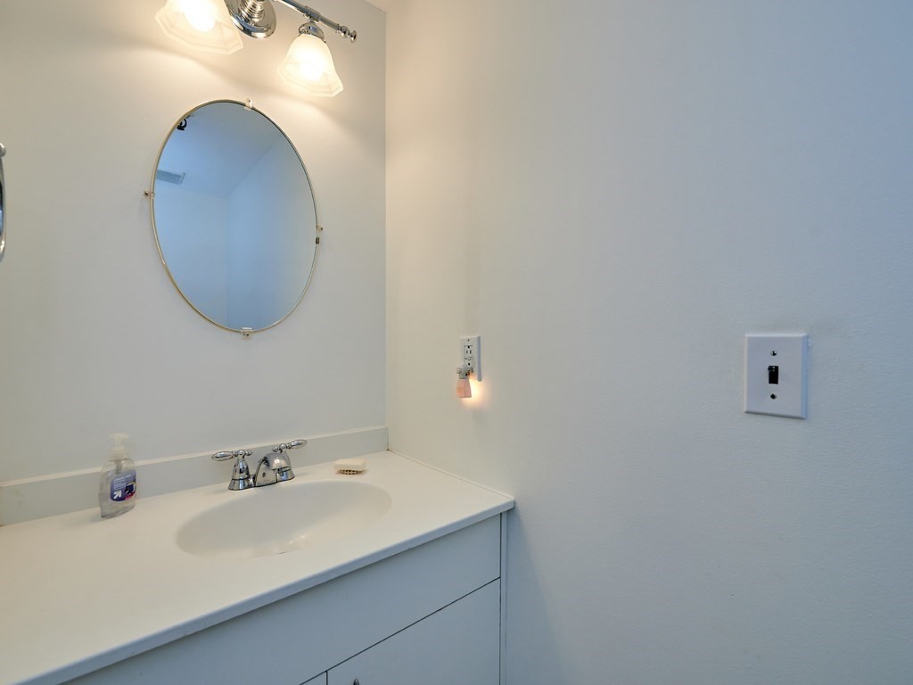 1731 Beacon Street, Unit 114 Brookline, MA 02445 - Photo 8 of 28