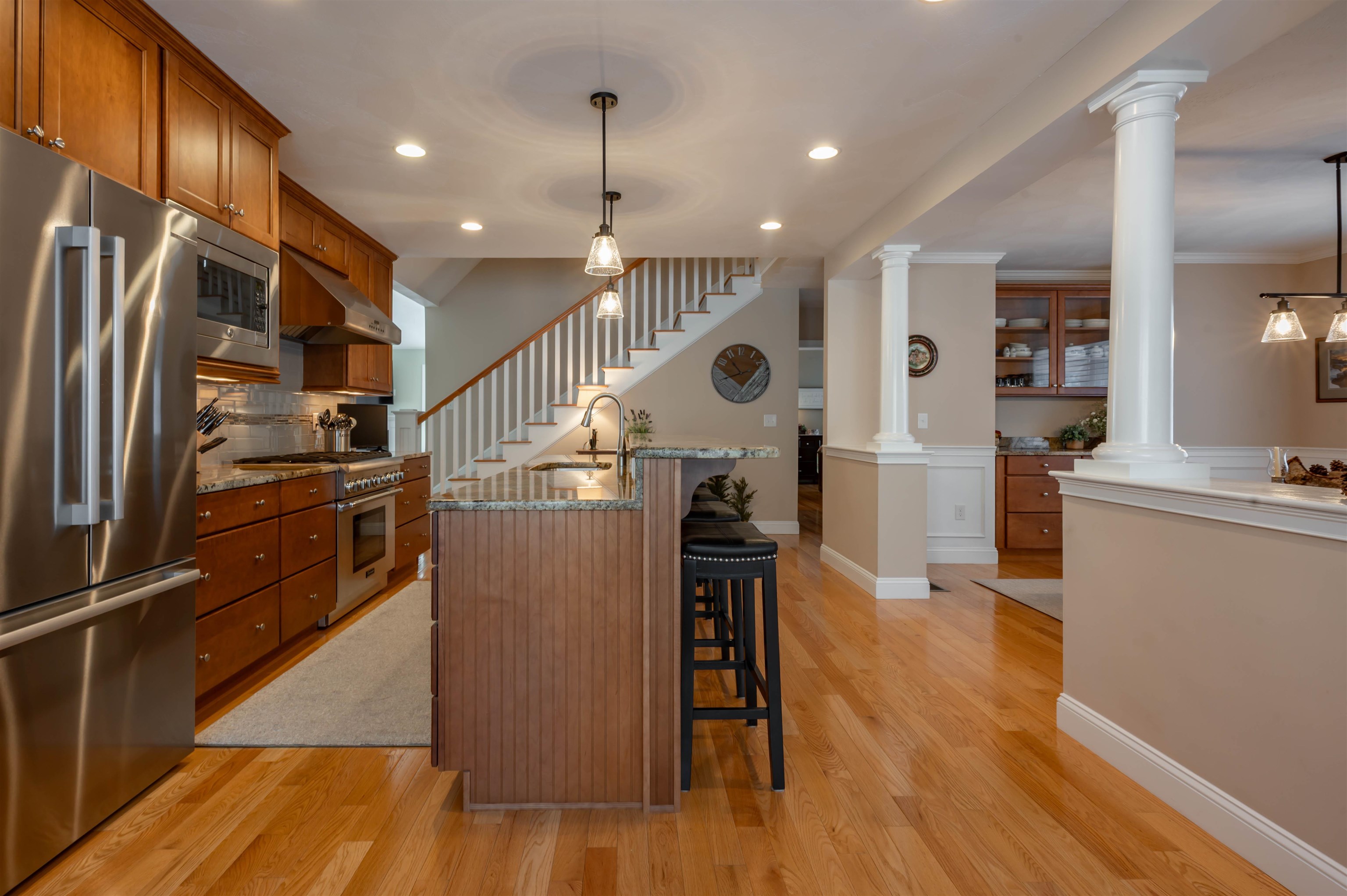 9 Pilgrim Circle Nashua, NH 03063 - Photo 4 of 57