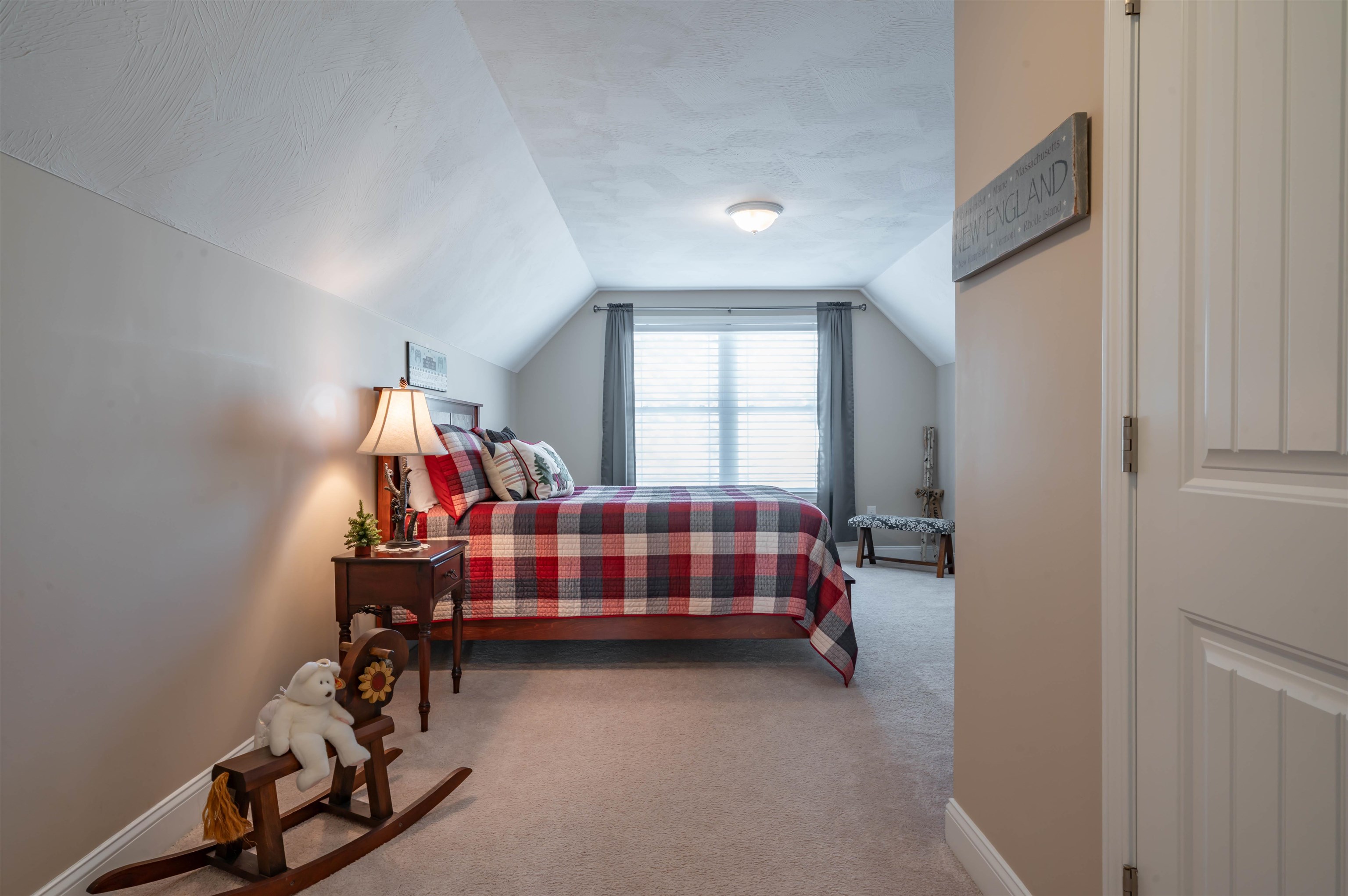 9 Pilgrim Circle Nashua, NH 03063 - Photo 43 of 57