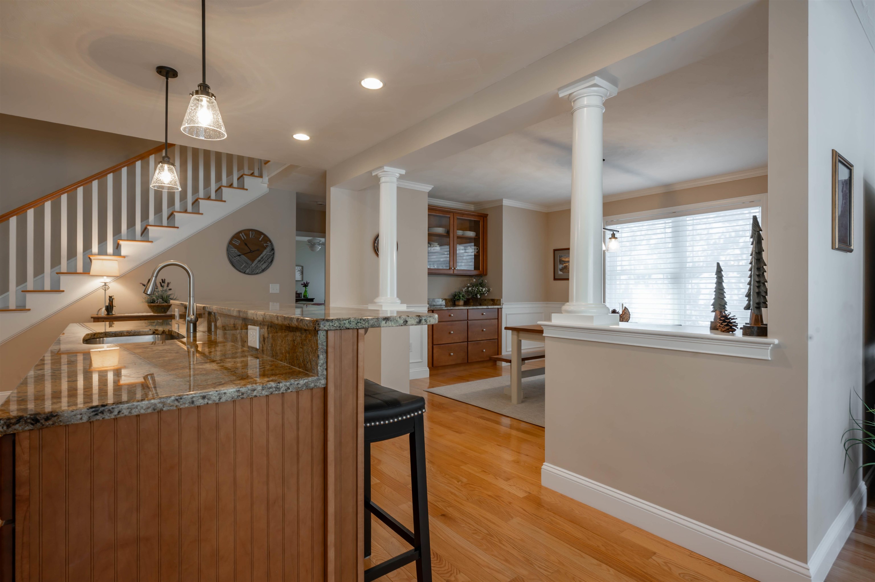 9 Pilgrim Circle Nashua, NH 03063 - Photo 8 of 57