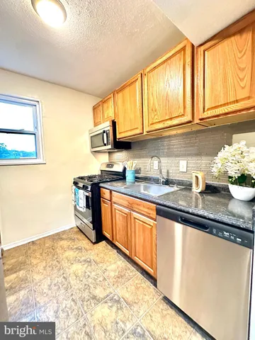 $175,000 | 3829 Hamilton Street, Unit E301, Hyattsville, MD 20781