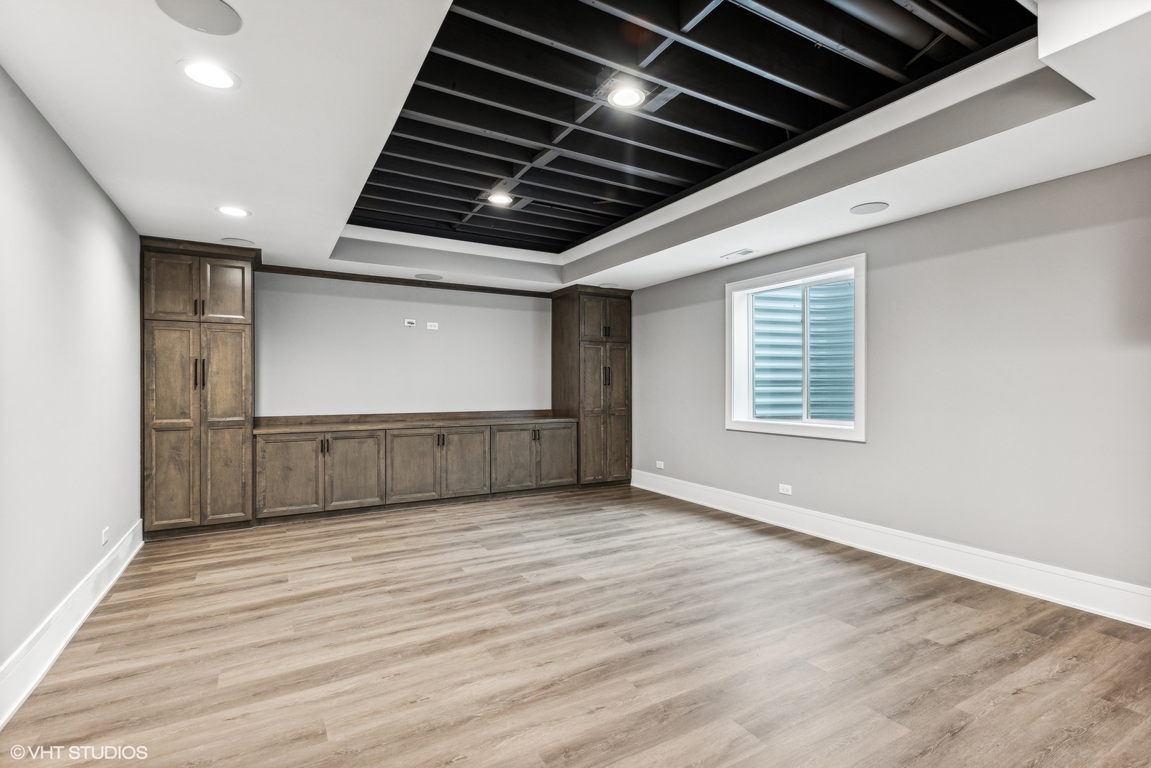 110 South Lorraine Road Wheaton, IL 60187 - Photo 26 of 40 a view of an empty room with wooden floor