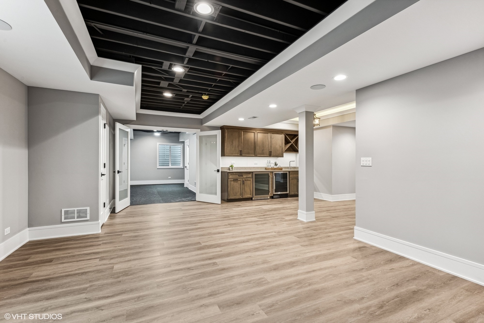 110 South Lorraine Road Wheaton, IL 60187 - Photo 28 of 40 a view of a hallway with wooden floor
