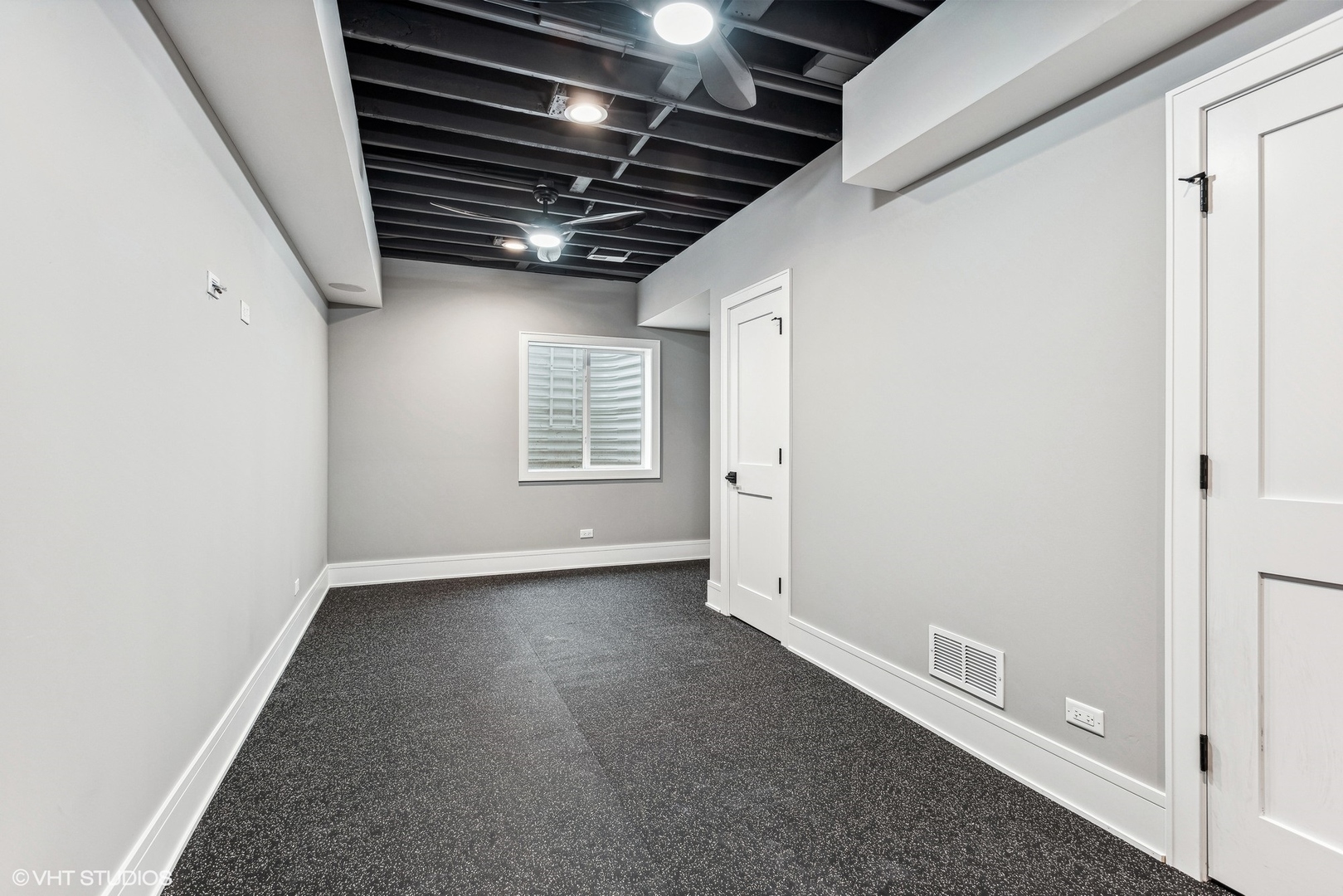 110 South Lorraine Road Wheaton, IL 60187 - Photo 29 of 40 a view of an empty room with a window