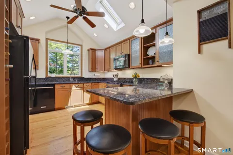 $525,000 | 8 Liberty Ridge, Clinton, CT 06413