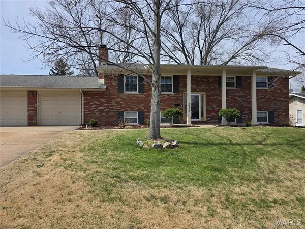 $360,000 | 2933 West Adams Street, St. Charles, MO 63301