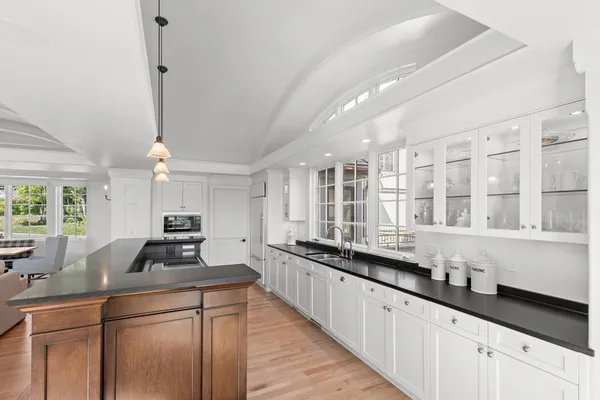 $3,395,000 | 1074 Wildhurst Trail, Orono, MN 55364