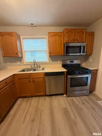 $1,600 | 212 Eagle Ridge Drive, Chatham, IL 62629